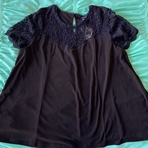Black shirt, lace sleeve and neckline, Torrid Size 3